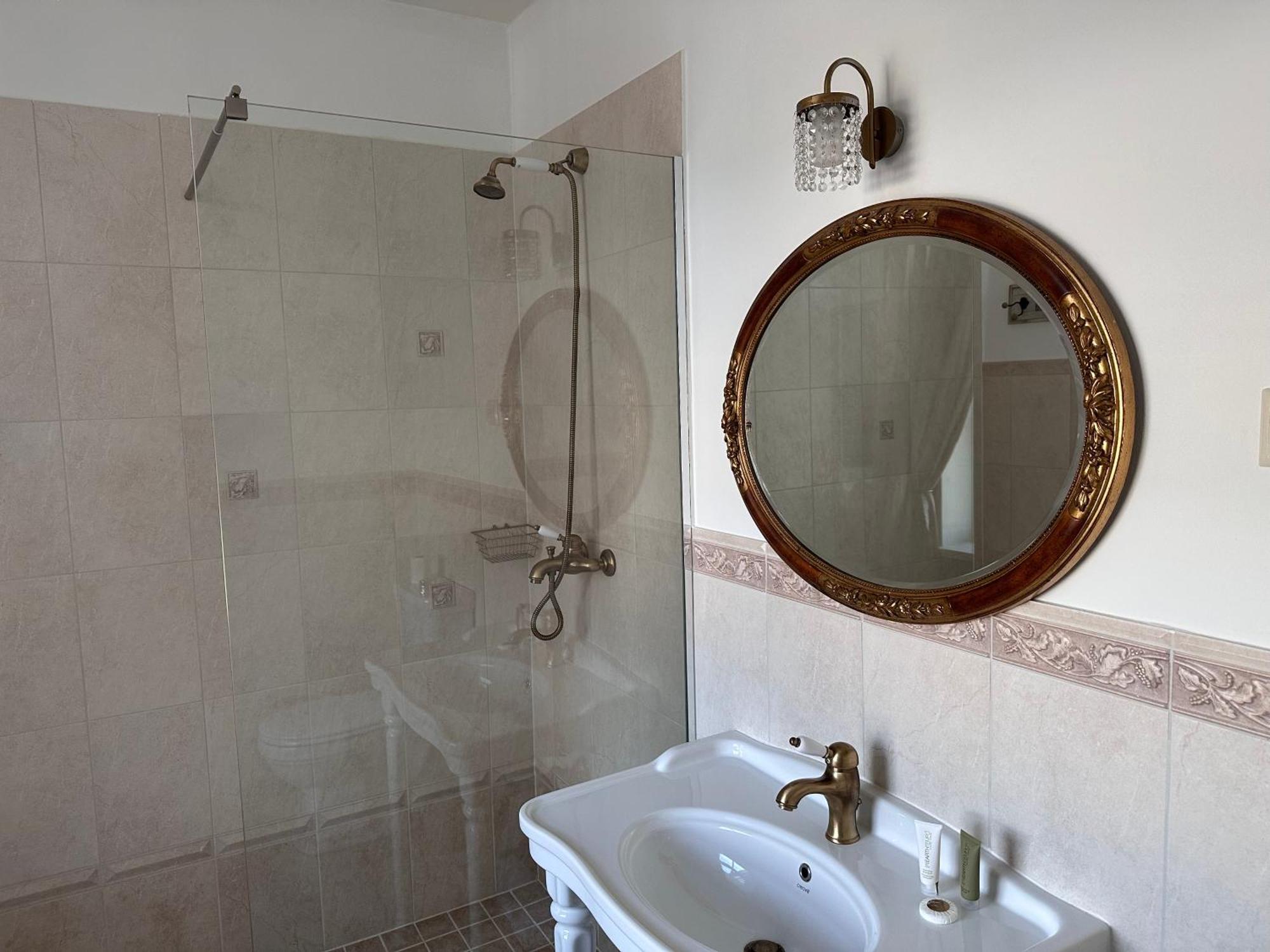 Kernu Manor Hotel & Spa Luaran gambar